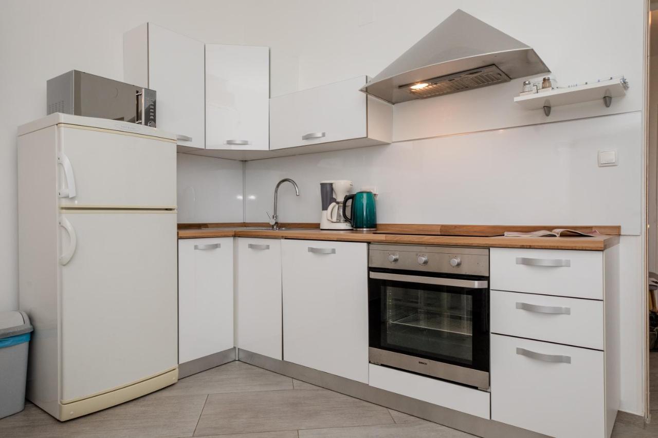 Apartments Kos Supetarska Draga Ngoại thất bức ảnh