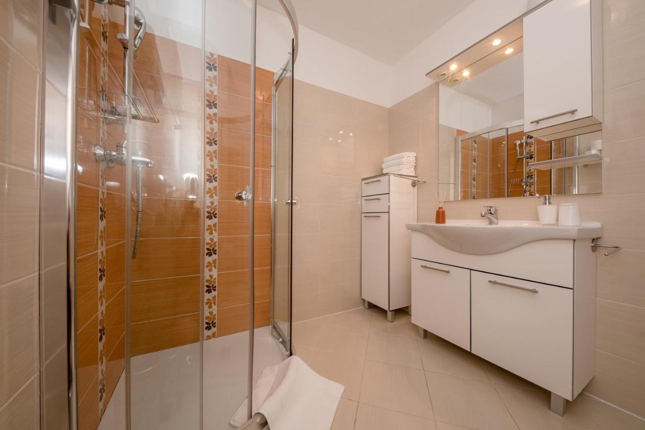 Apartments Kos Supetarska Draga Ngoại thất bức ảnh