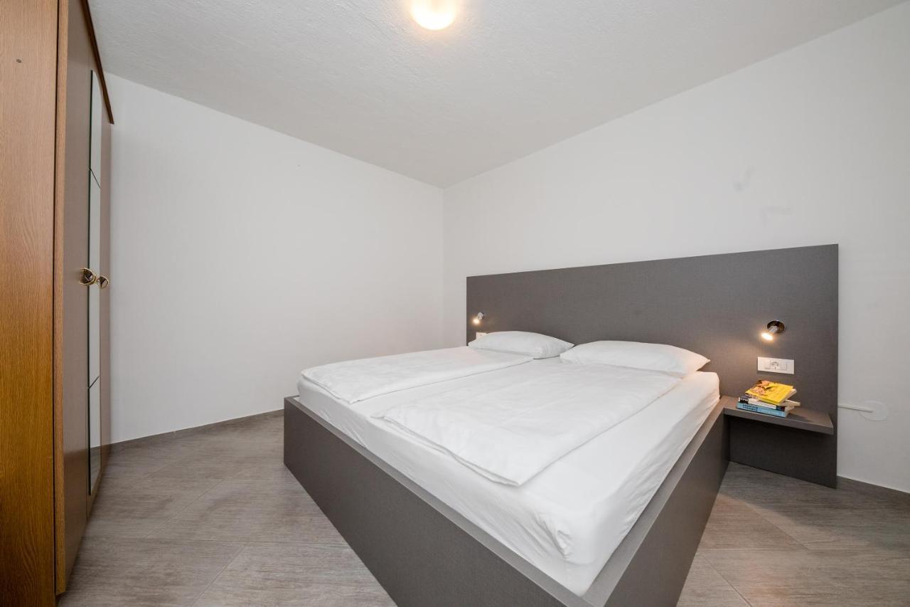 Apartments Kos Supetarska Draga Ngoại thất bức ảnh