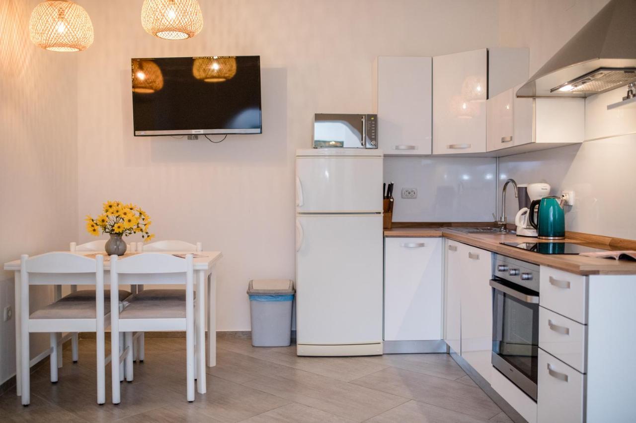 Apartments Kos Supetarska Draga Ngoại thất bức ảnh