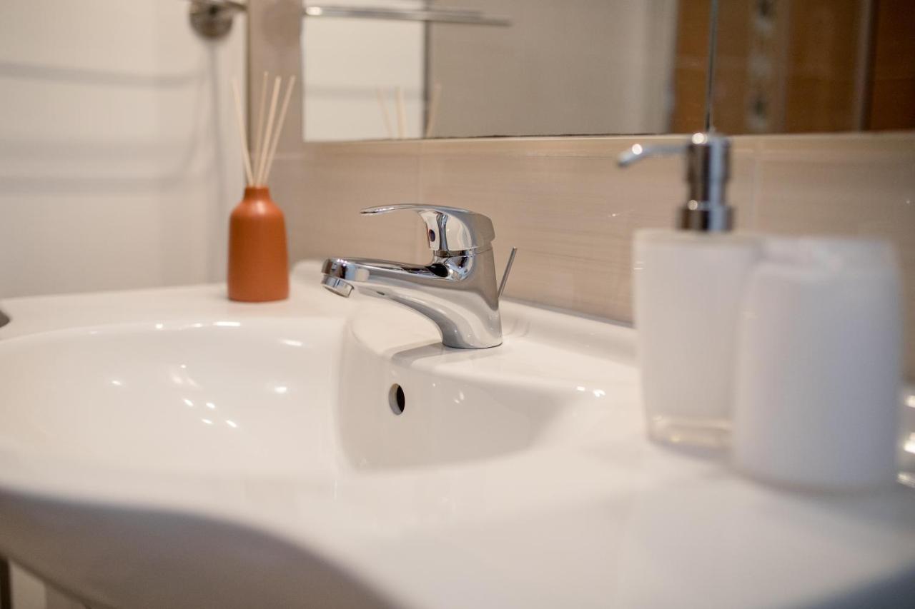 Apartments Kos Supetarska Draga Ngoại thất bức ảnh