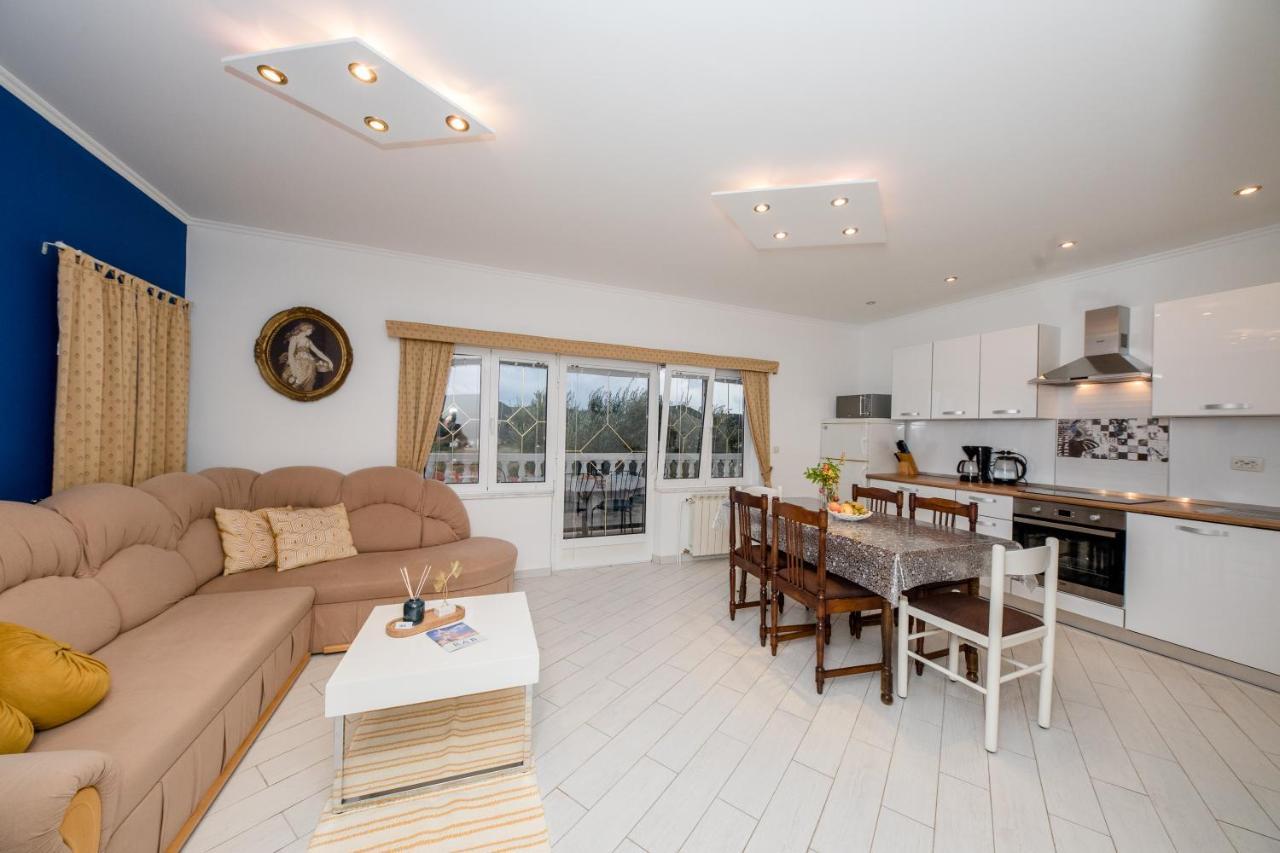 Apartments Kos Supetarska Draga Ngoại thất bức ảnh