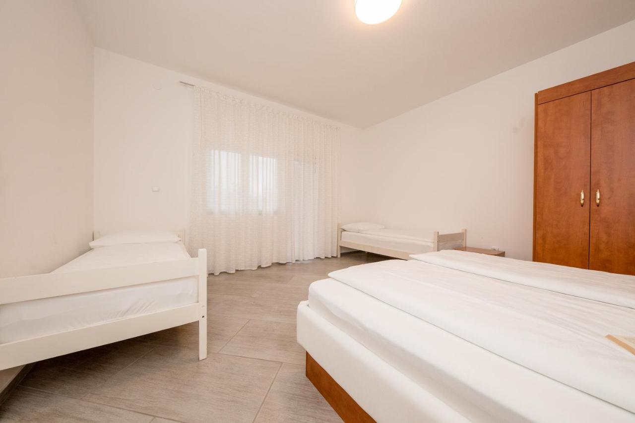 Apartments Kos Supetarska Draga Ngoại thất bức ảnh
