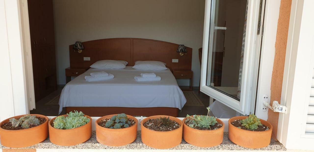 Apartments Kos Supetarska Draga Ngoại thất bức ảnh